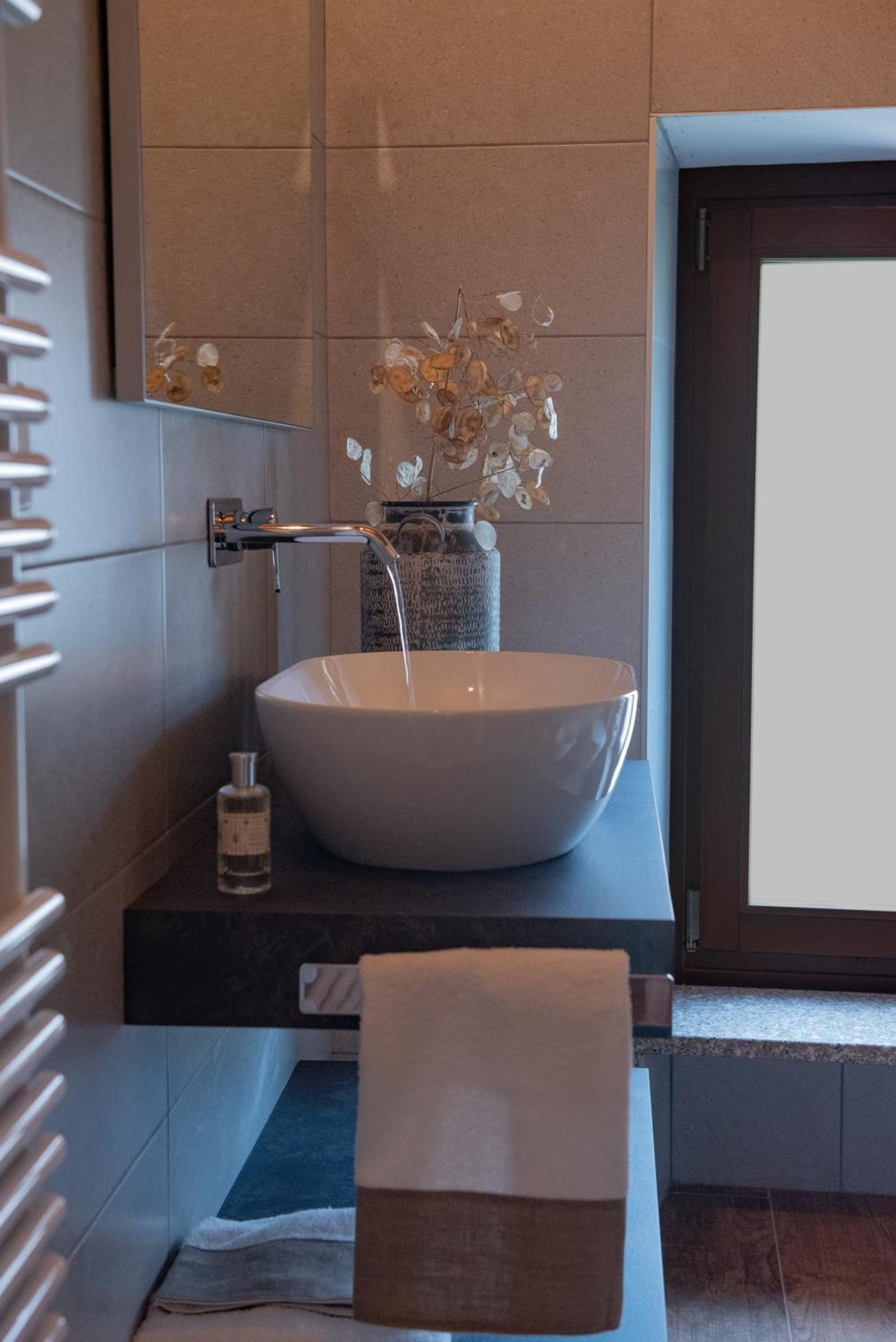 Byvigin Hotell Magliano Alfieri Exteriör bild