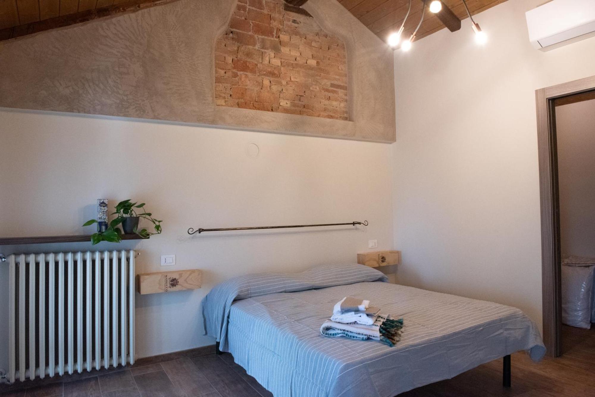 Byvigin Hotell Magliano Alfieri Exteriör bild