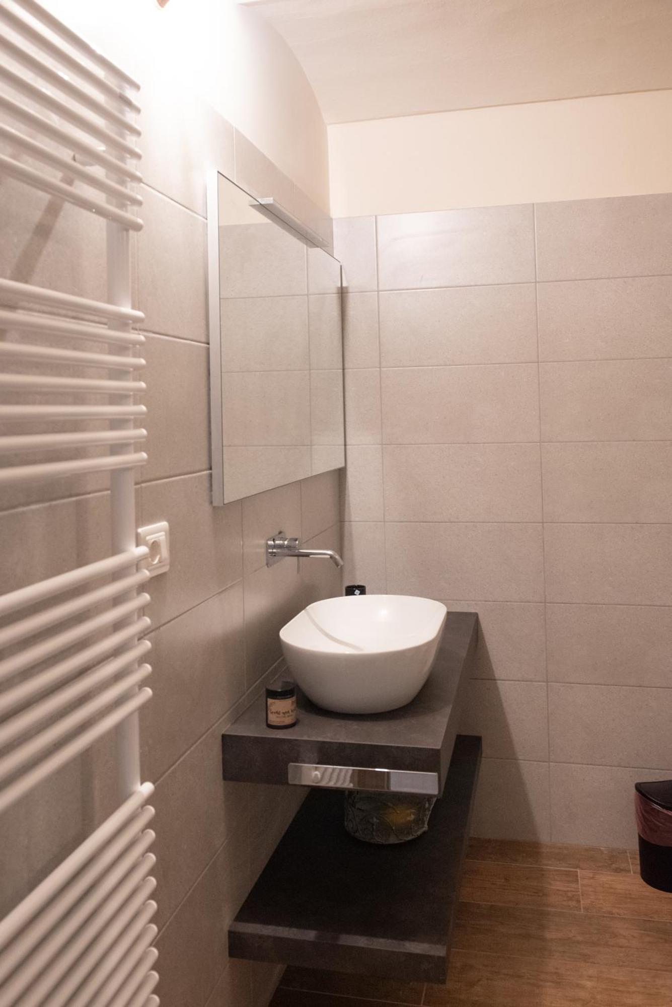 Byvigin Hotell Magliano Alfieri Exteriör bild