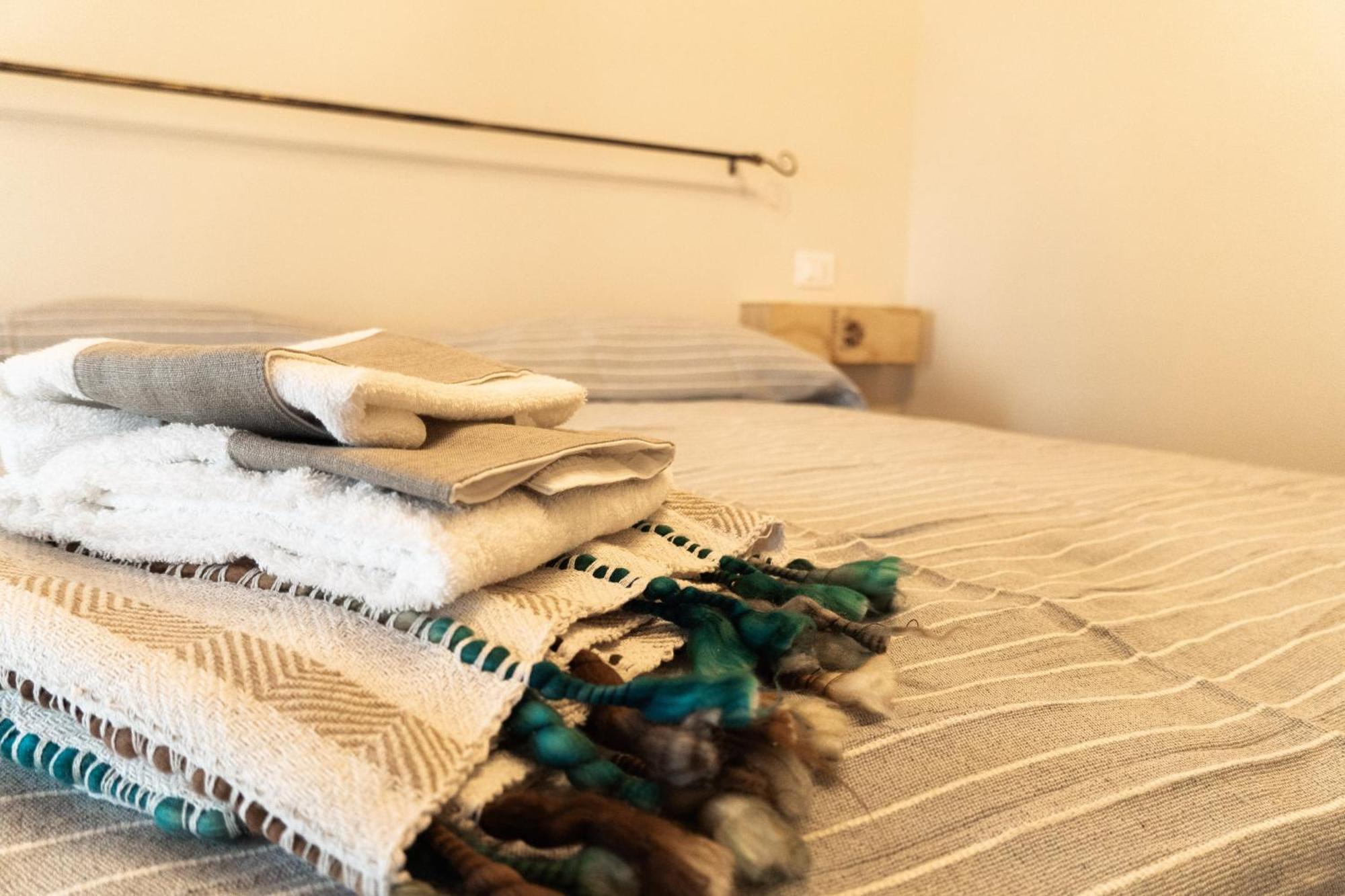 Byvigin Hotell Magliano Alfieri Exteriör bild