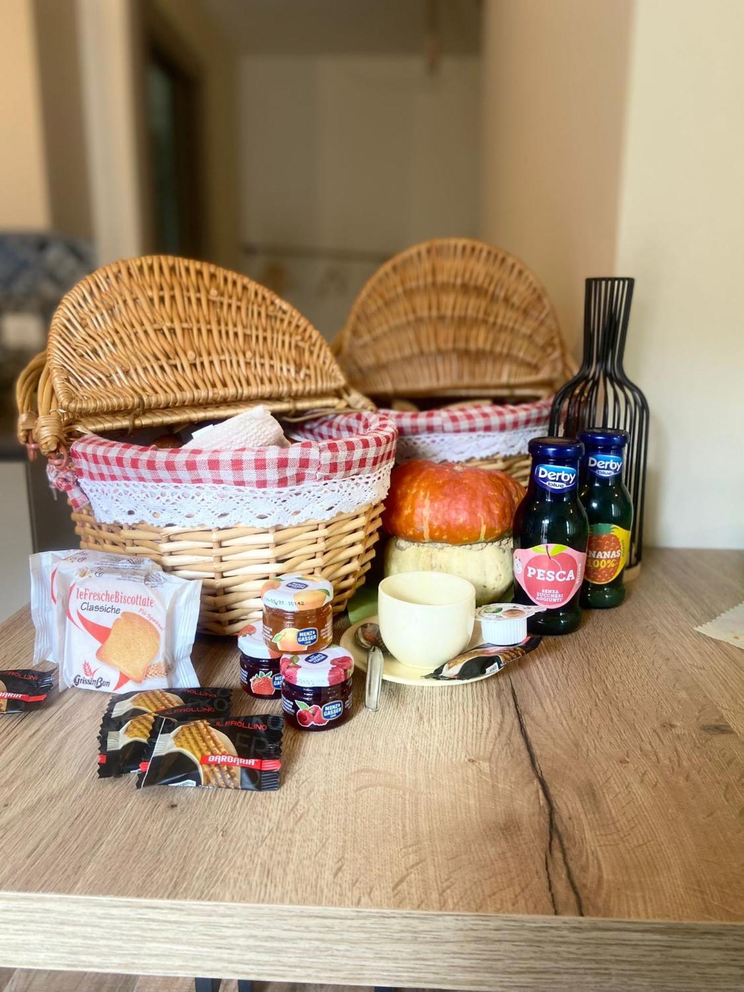 Byvigin Hotell Magliano Alfieri Exteriör bild